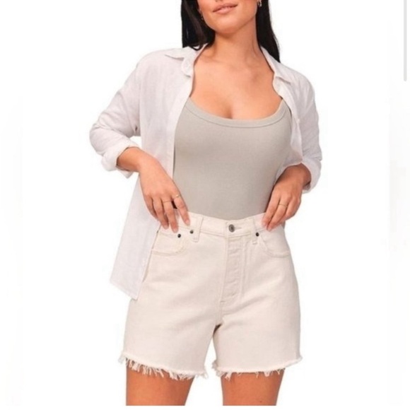 Abercrombie & Fitch Pants - Abercrombie & Fitch High-Rise Dad Shorts